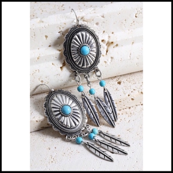 Jewelry - Boho Antique Silver Tone Conch & Feather Earrings